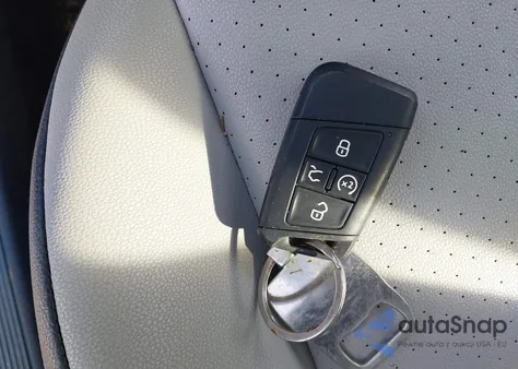 2019 Volkswagen Jetta 1.4T R-Line/1.4T S/1.4T Se z USA, uszkodzony, nr VIN 3VWC57BU0KM111278